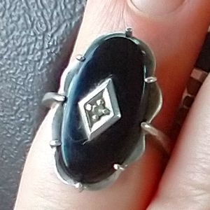 Vintage shield oval black Onix sterling silver ring with diamond in middle